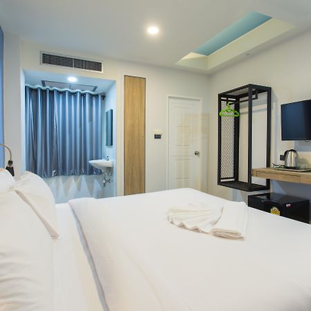 City Hotel קראבי מראה חיצוני תמונה