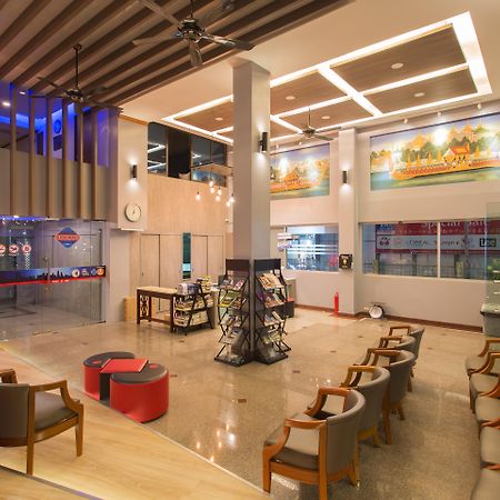 City Hotel קראבי מראה חיצוני תמונה