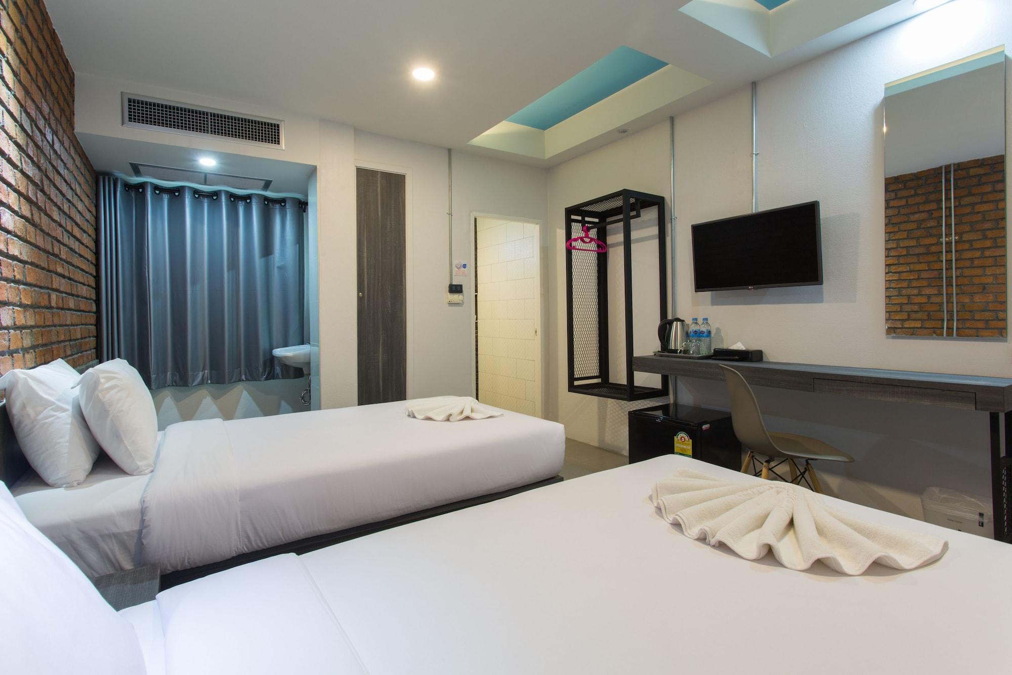 City Hotel קראבי מראה חיצוני תמונה