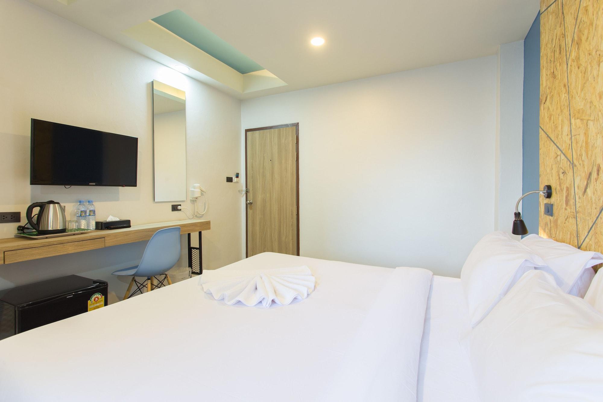 City Hotel קראבי מראה חיצוני תמונה