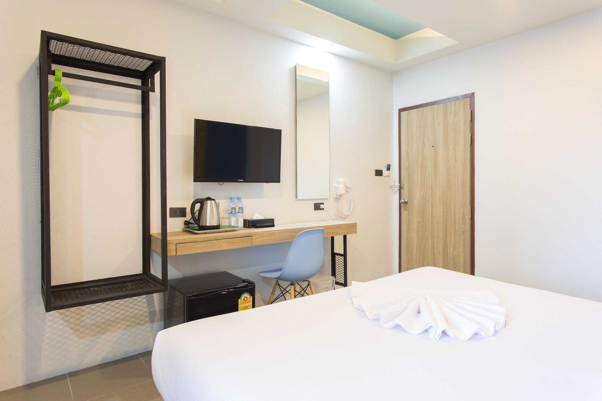 City Hotel קראבי מראה חיצוני תמונה