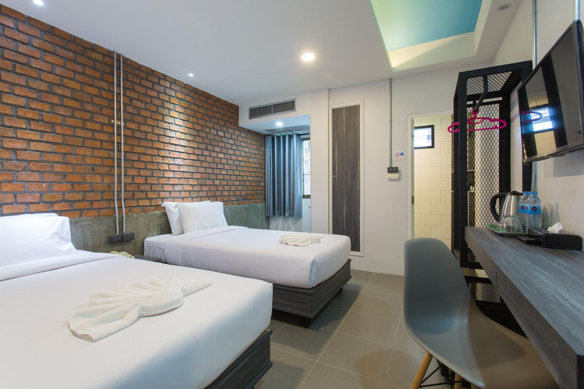 City Hotel קראבי מראה חיצוני תמונה