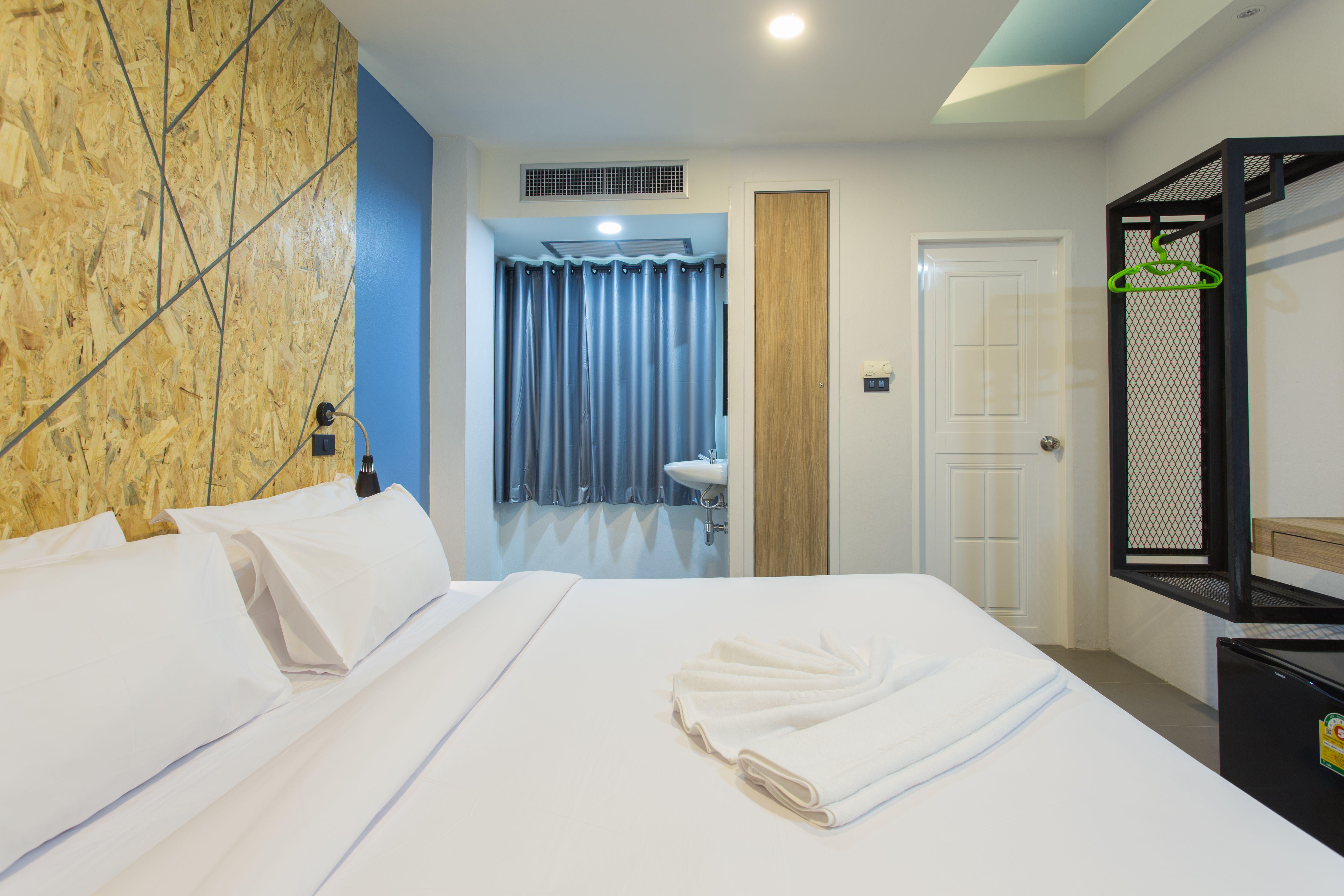 City Hotel קראבי מראה חיצוני תמונה