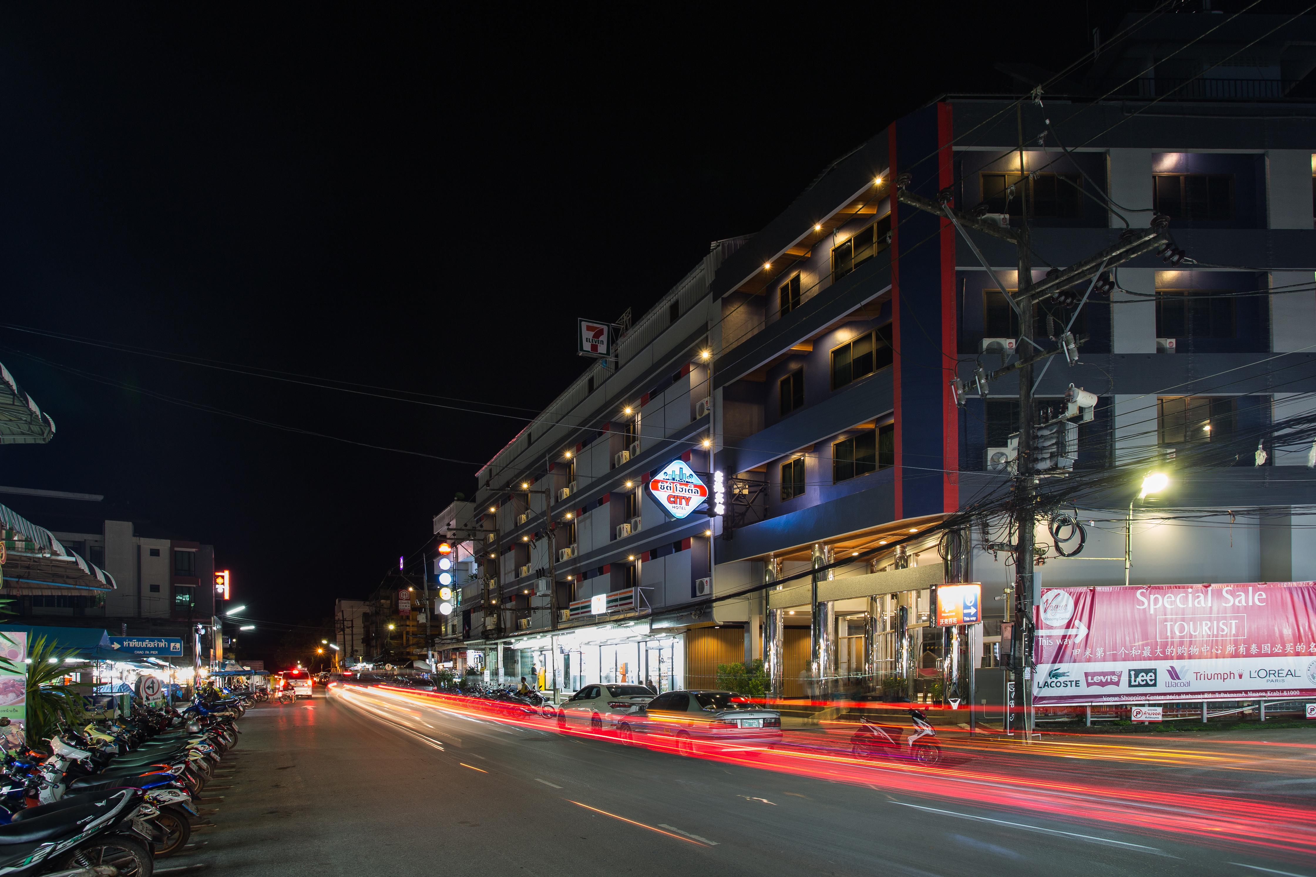 City Hotel קראבי מראה חיצוני תמונה