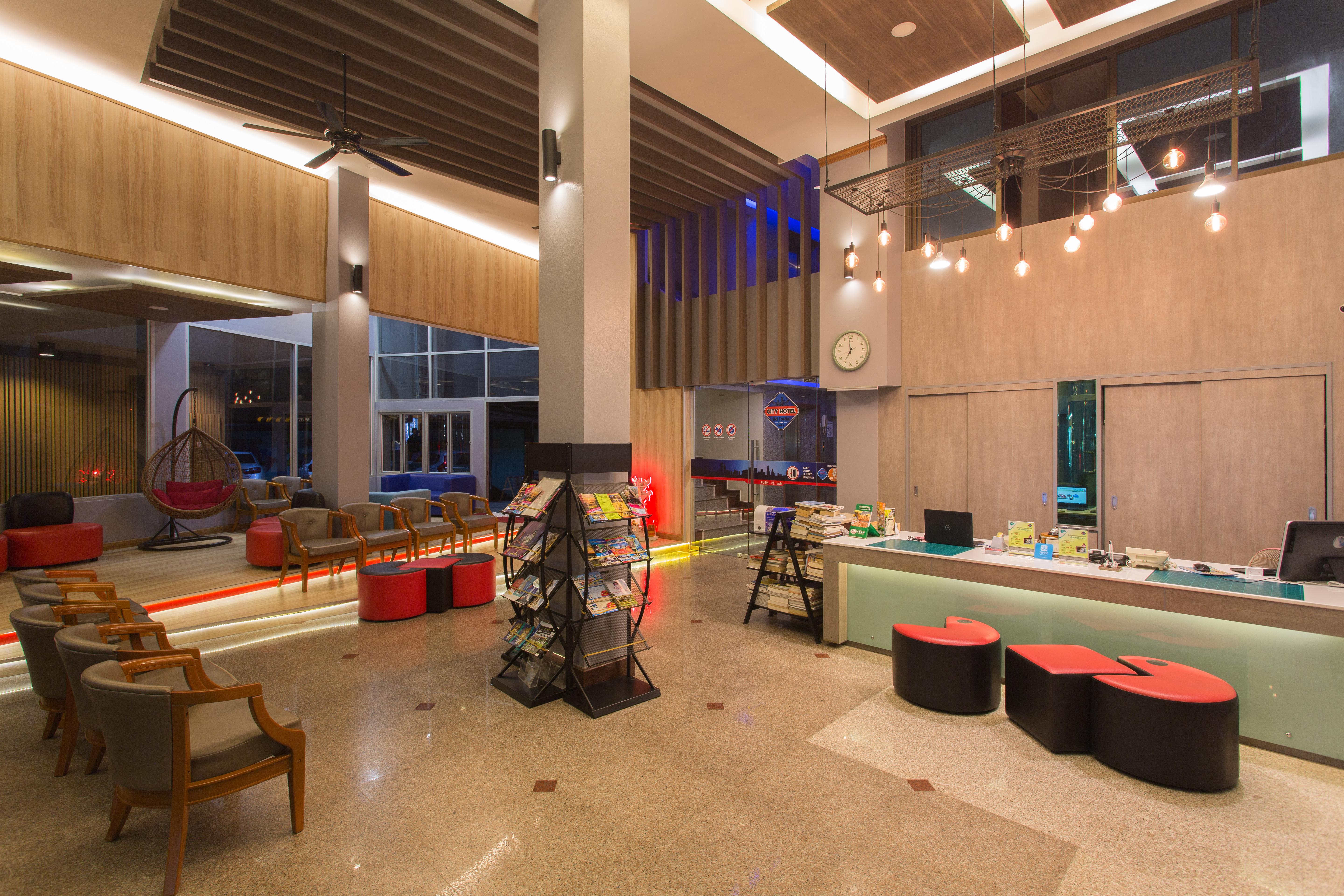 City Hotel קראבי מראה חיצוני תמונה