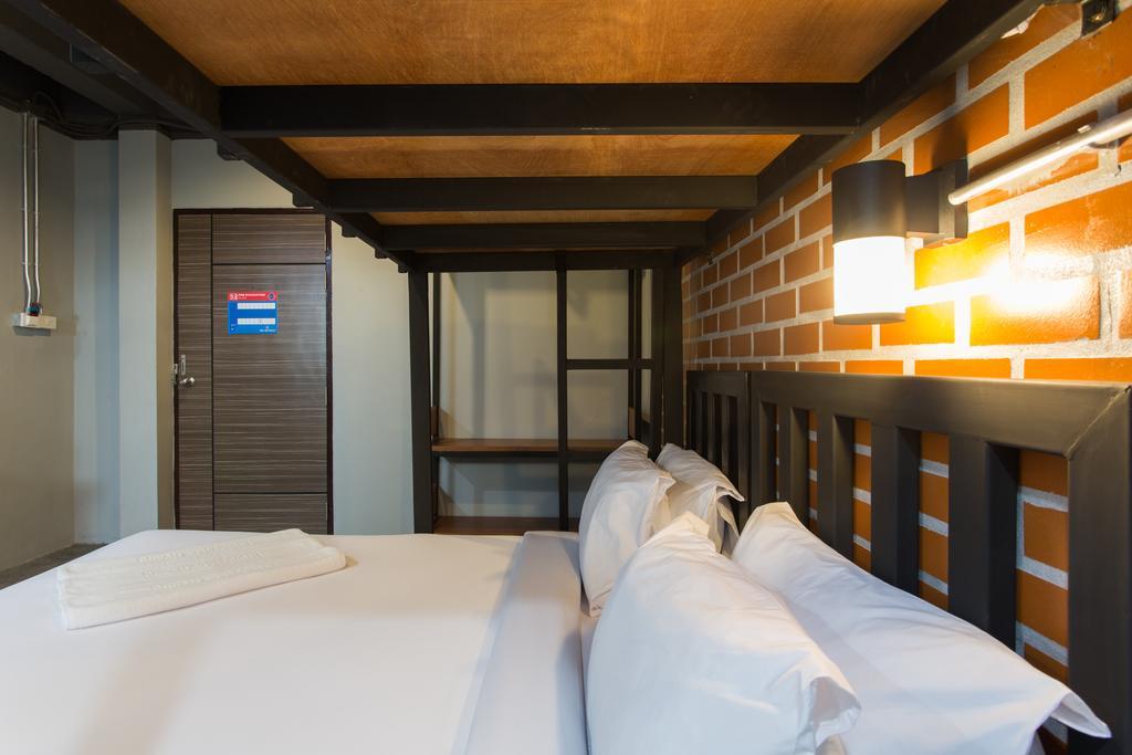 City Hotel קראבי חדר תמונה