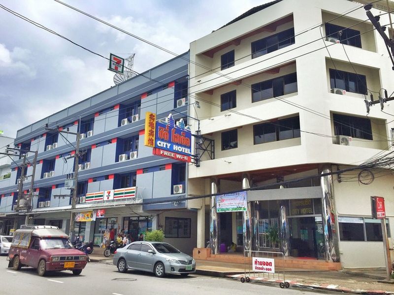 City Hotel קראבי מראה חיצוני תמונה