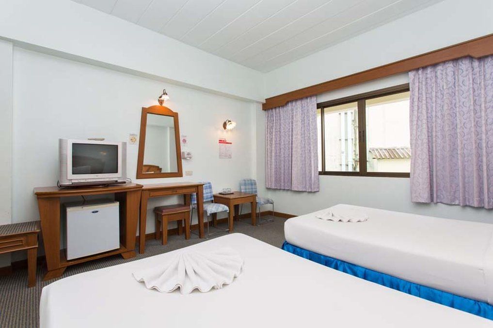 City Hotel קראבי מראה חיצוני תמונה