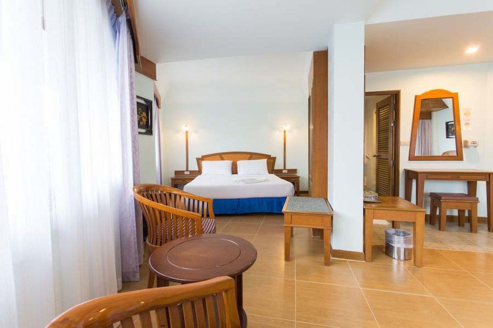 City Hotel קראבי מראה חיצוני תמונה
