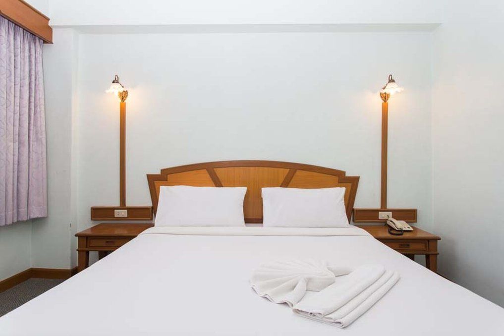 City Hotel קראבי מראה חיצוני תמונה