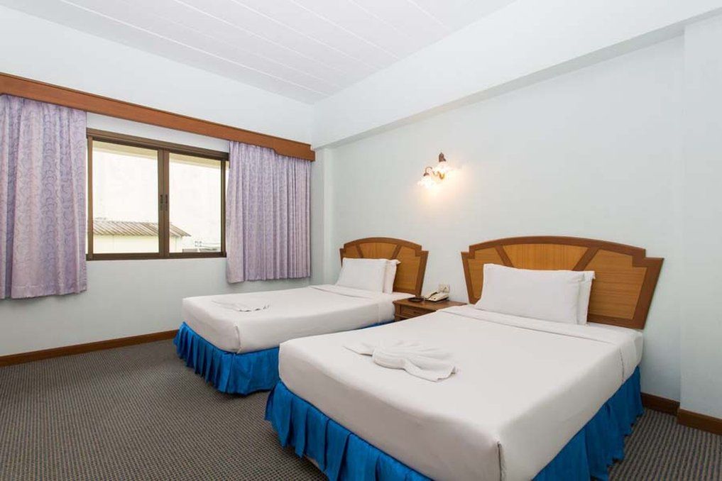 City Hotel קראבי מראה חיצוני תמונה