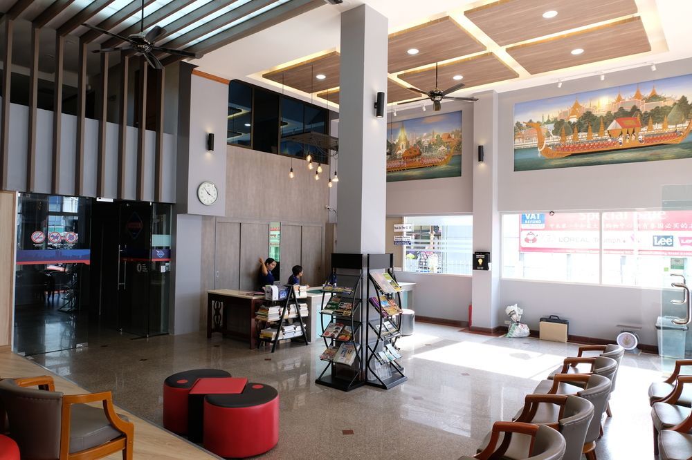 City Hotel קראבי מראה חיצוני תמונה