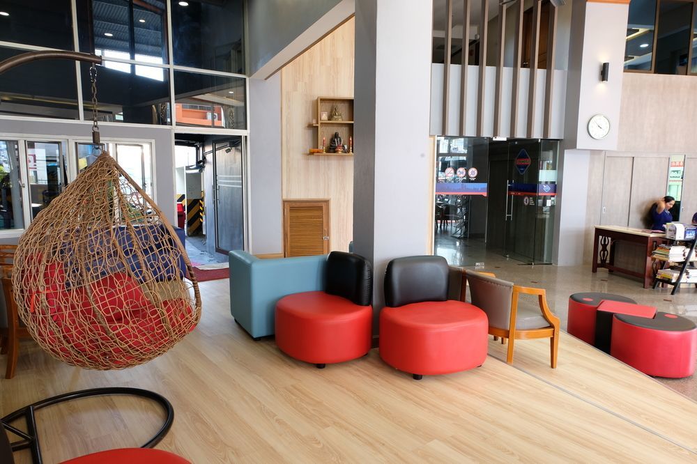 City Hotel קראבי מראה חיצוני תמונה